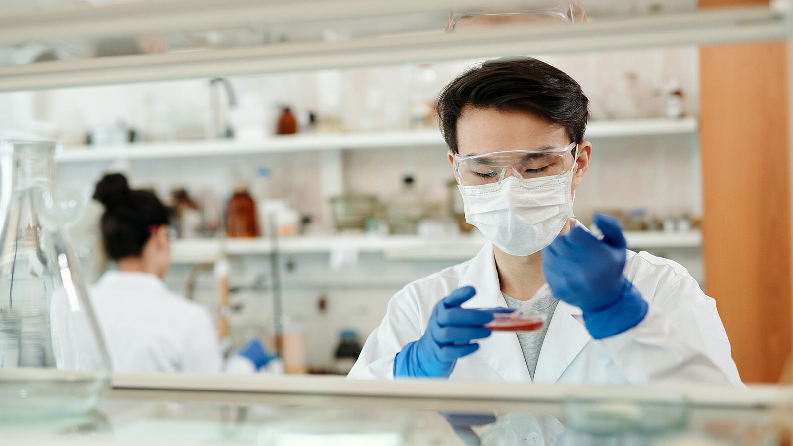 Laboratory General Pic8 1600x900